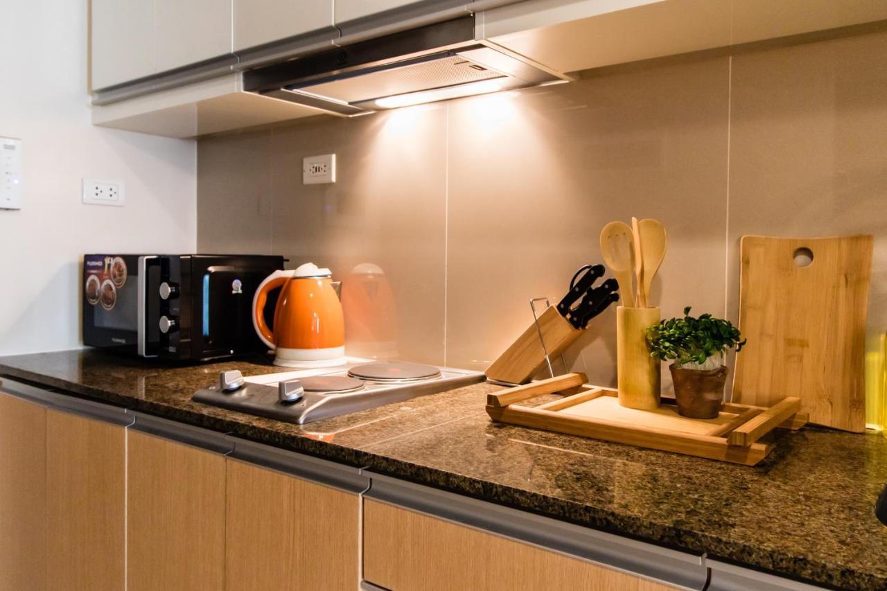 One Uptown Residence Bgc Pateros Extérieur photo
