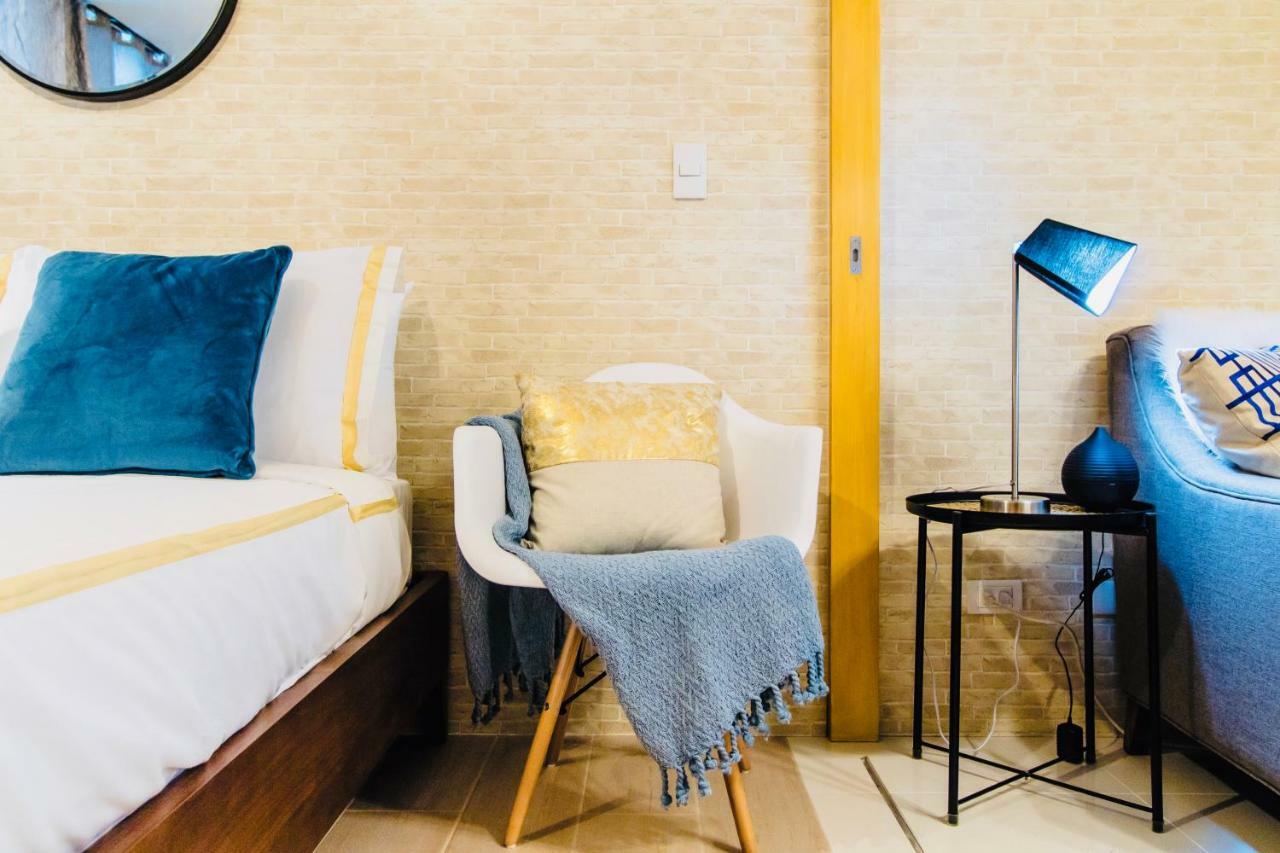 One Uptown Residence Bgc Pateros Extérieur photo