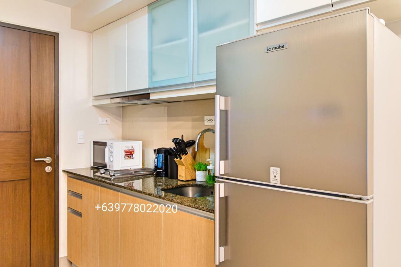 One Uptown Residence Bgc Pateros Extérieur photo